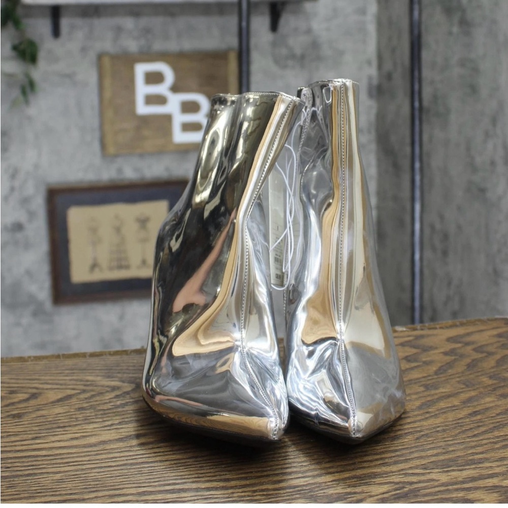 Metallic Silver Heeled Boots 8.5 – Trendy Party / Concert Booties - Picture 2 of 5